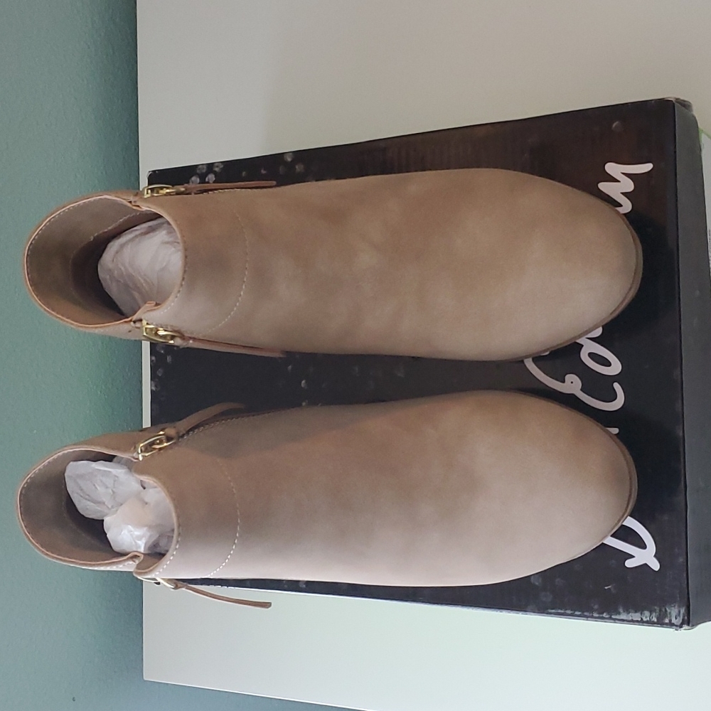 Brand new in box Sam Edelman Petty Phoebe booty in suede taupe Size 5M